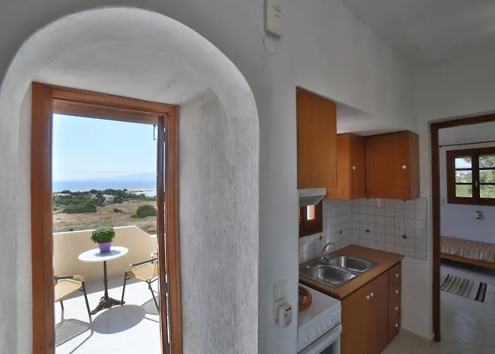 Pirgos Naxos * Aliko Beach