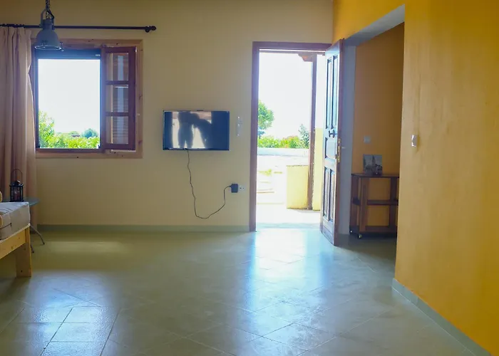 Pirgos Naxos Apartament *